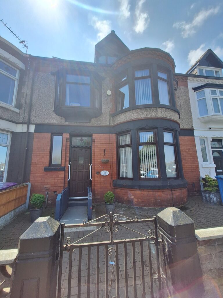 Queens Drive, Merseyside exterior